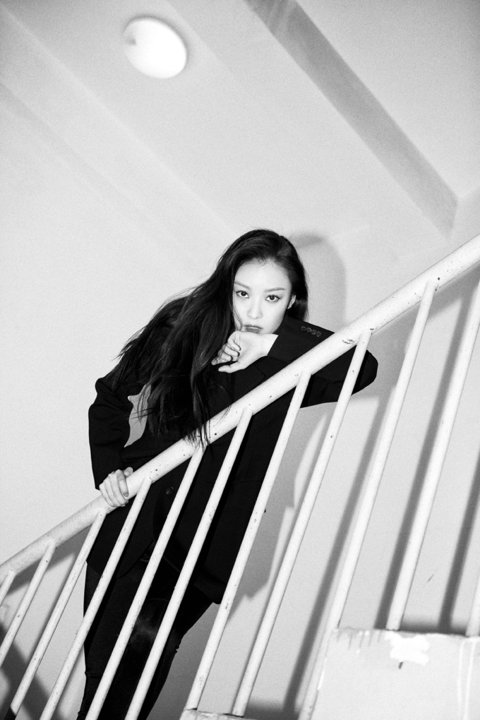 倪妮黑白性感写真[5]