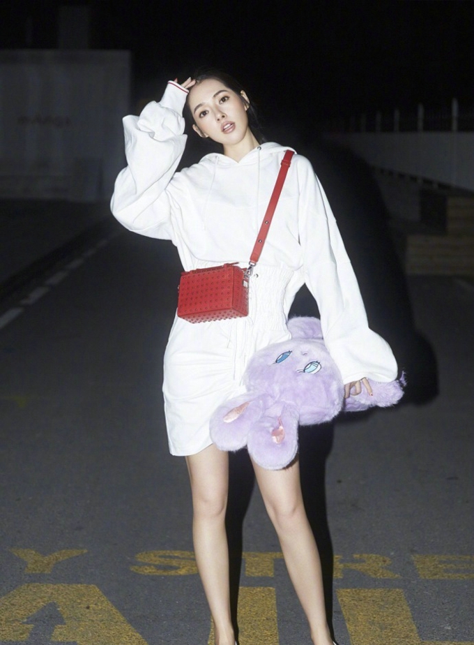 郭碧婷最新深夜时尚街拍写真[3]