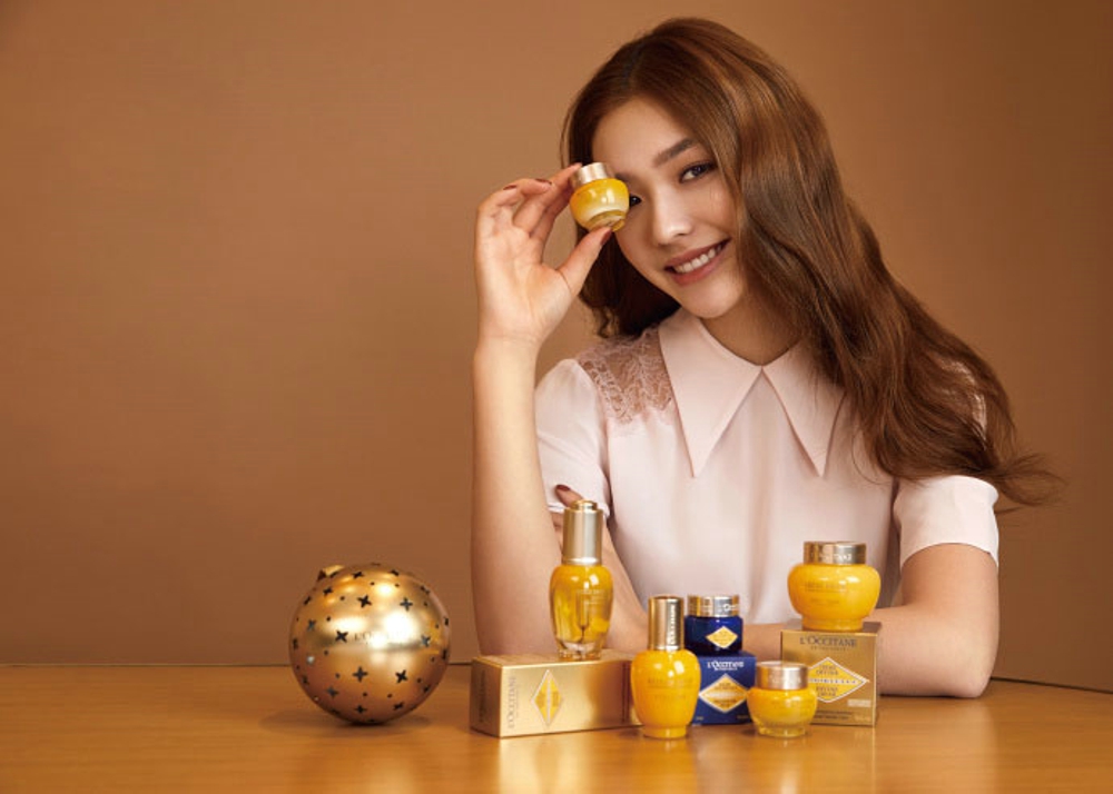 林允儿杂志甜美性感写真[3]