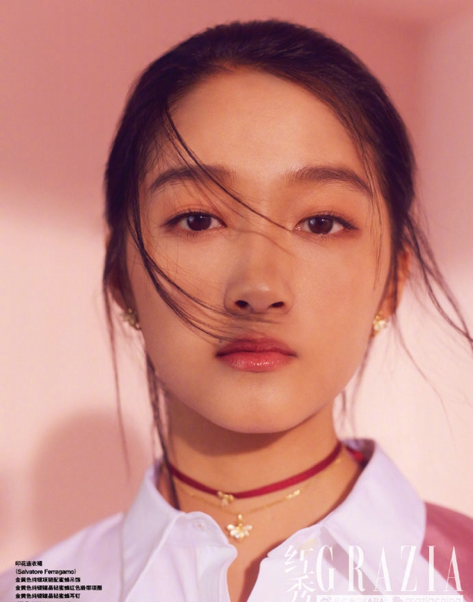 关晓彤时尚杂志时髦甜美写真[6]