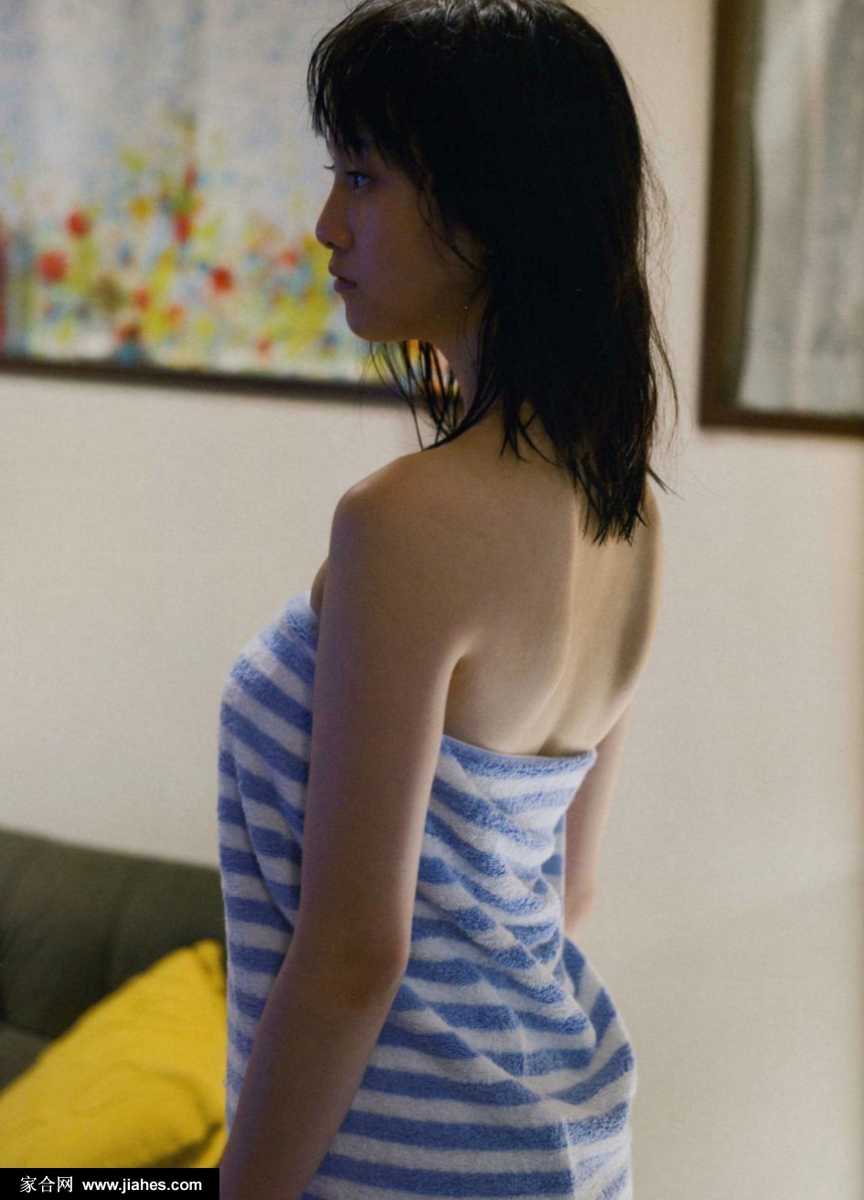 日本美女松井玲奈出水芙蓉洗浴照[11]