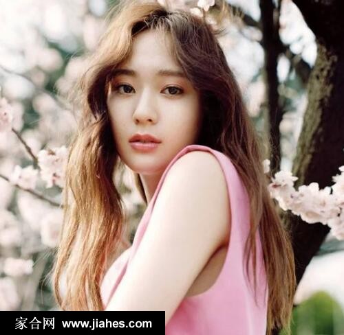 韩国时尚女神郑秀晶冷艳气质写真图片[4]