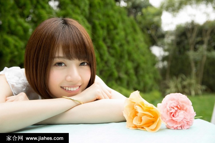 日本女优桥本奈奈未短发清新养眼写真图片[3]