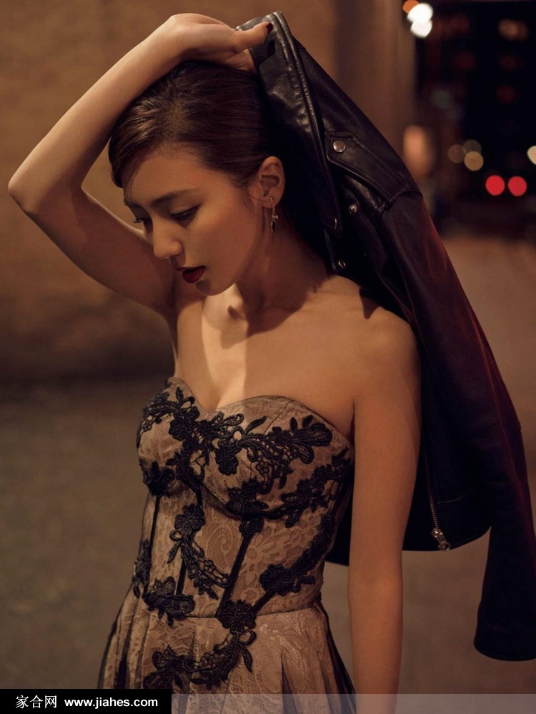 日本美女真野惠里菜娇小动人完美比例写真图片[12]