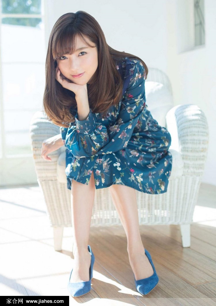 日本av真野惠里菜风情迷人少妇美乳玉腿性感旅拍图片[16]