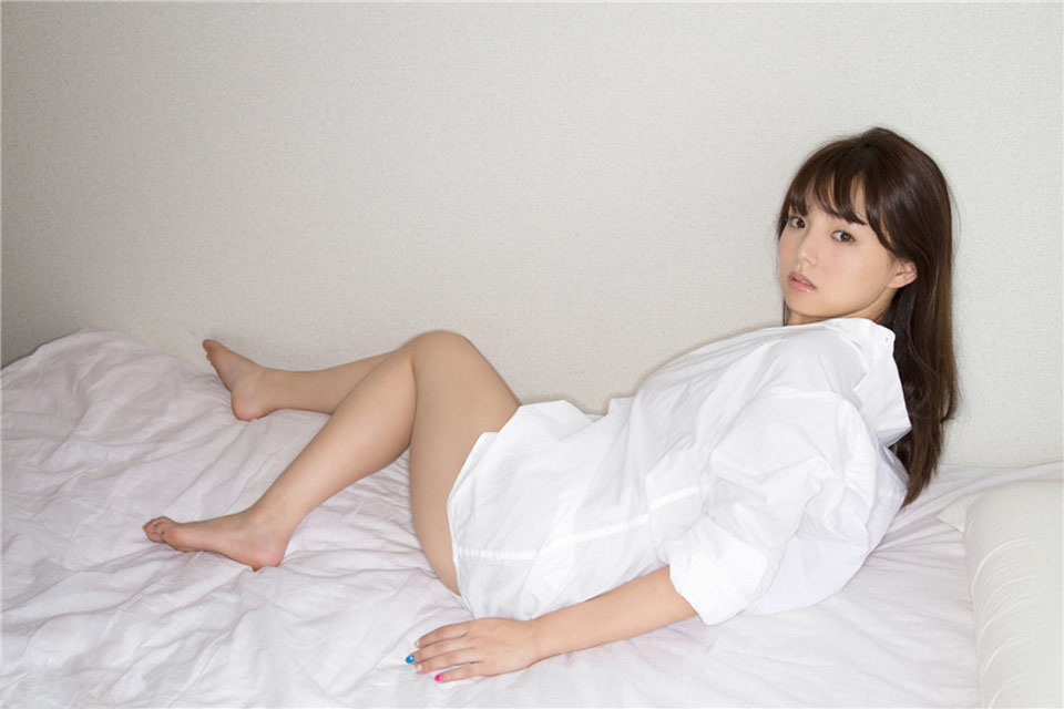 私房女神筱崎爱半褪白衬衫凌乱私房巨乳诱惑写真[14]