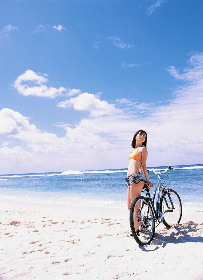 橘色比基尼靓丽嫩模秋山莉奈性感迷人写真[12]